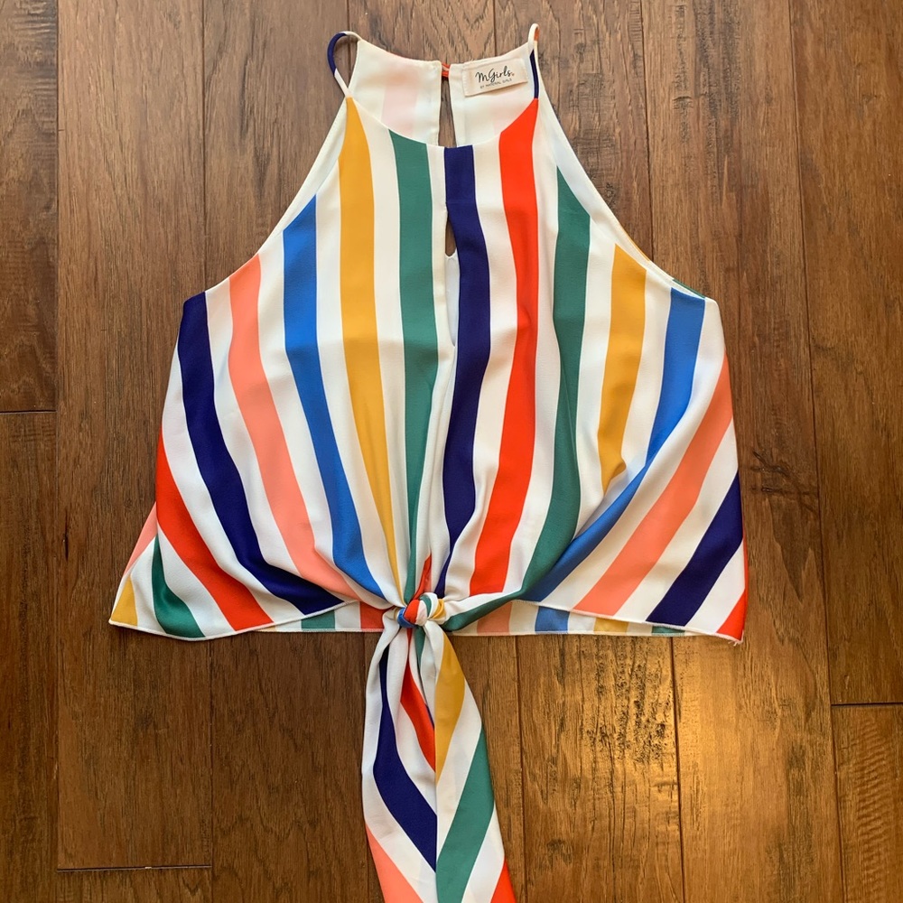 Multi-Colored Tank with Keyhole Front